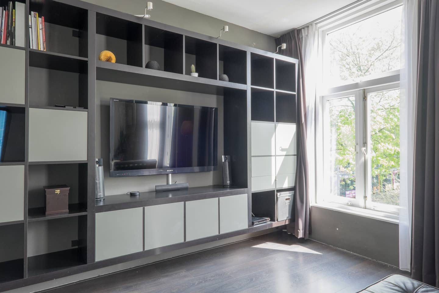 preview gallery tile