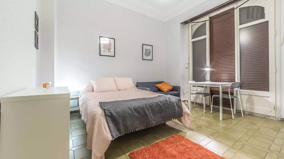 Private room for rent for €425 per month in Valencia, Carrer Almirall Cadarso