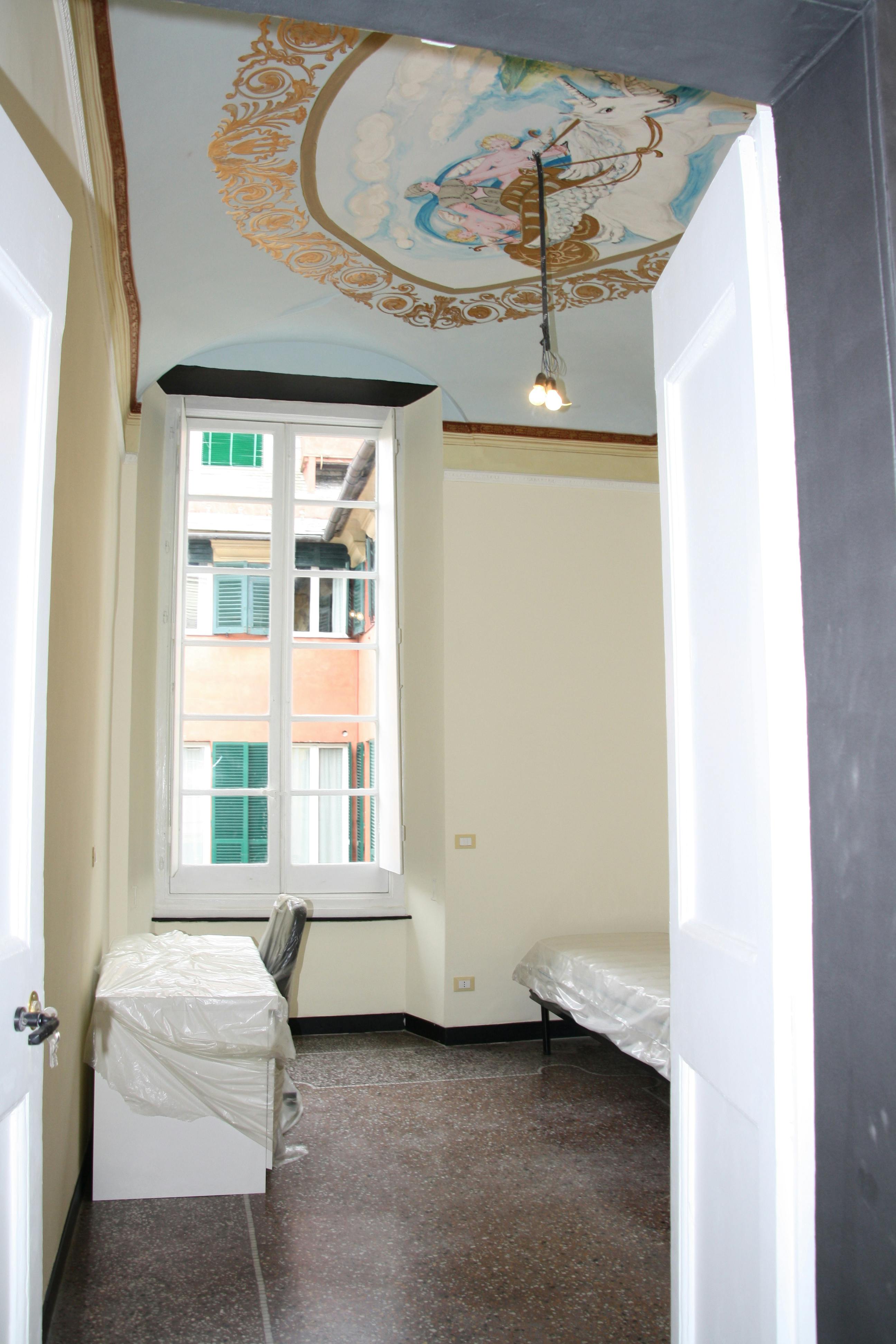 Chambre privée à louer pour 450 €/mois à Genoa, Piazza del Campo