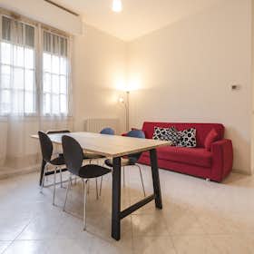 Apartment for rent for €2,200 per month in Bologna, Via della Campagna