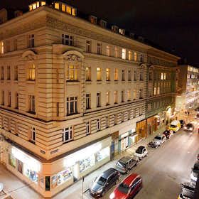 Apartment for rent for €3,020 per month in Vienna, Erdbergstraße