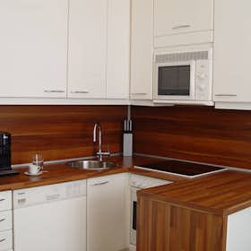 Apartment for rent for €3,470 per month in Vienna, Lerchenfelder Straße