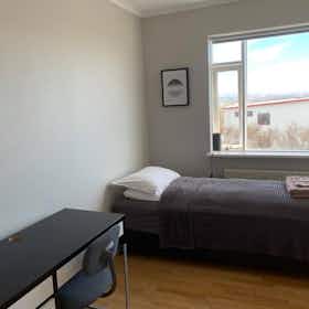 Private room for rent for ISK 103,562 per month in Reykjavík, Stóragerði
