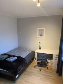 Private room for rent for ISK 112,994 per month in Reykjavík, Stóragerði