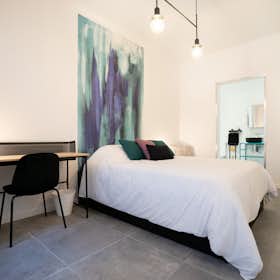 WG-Zimmer zu mieten für 710 € pro Monat in Liège, Rue Hors Château