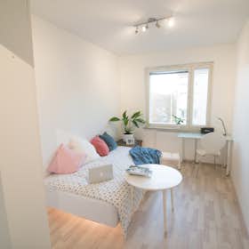 Private room for rent for €465 per month in Helsinki, Haarniskatie