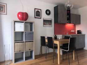 Apartment for rent for €1,463 per month in Vienna, Erzherzog-Karl-Straße