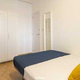 Private room for rent for €730 per month in Madrid, Plaza de Tirso de Molina