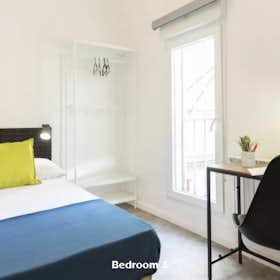 Privé kamer for rent for € 475 per month in Madrid, Avenida del Monte Igueldo