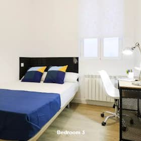 Private room for rent for €810 per month in Madrid, Calle de Fernando VI