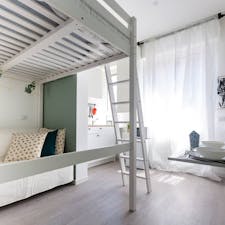 Studio for rent for 900 € per month in Milan, Via Padova