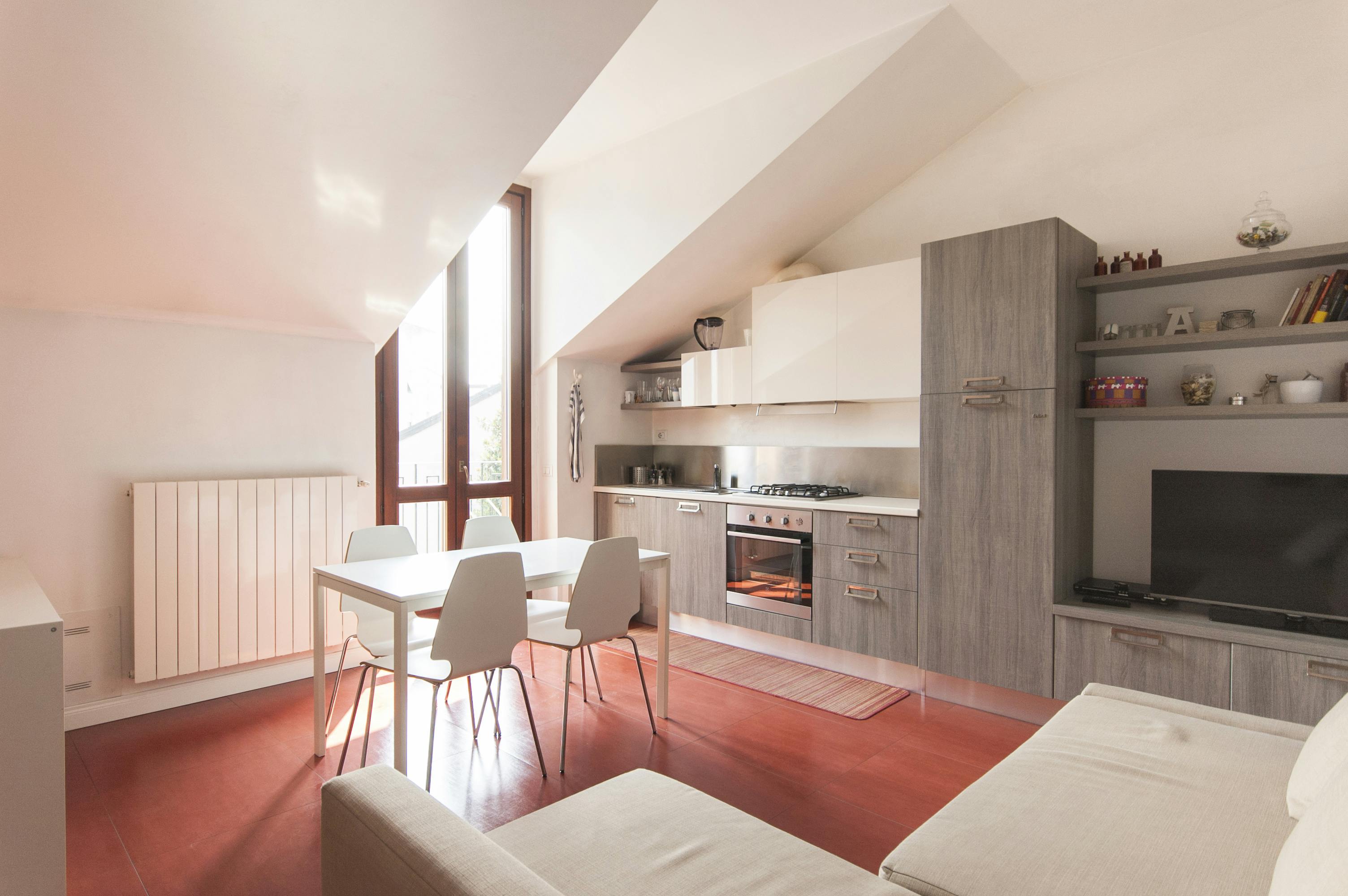 Apartment for rent for €1,720 per month in Milan, Via Nicostrato Castellini