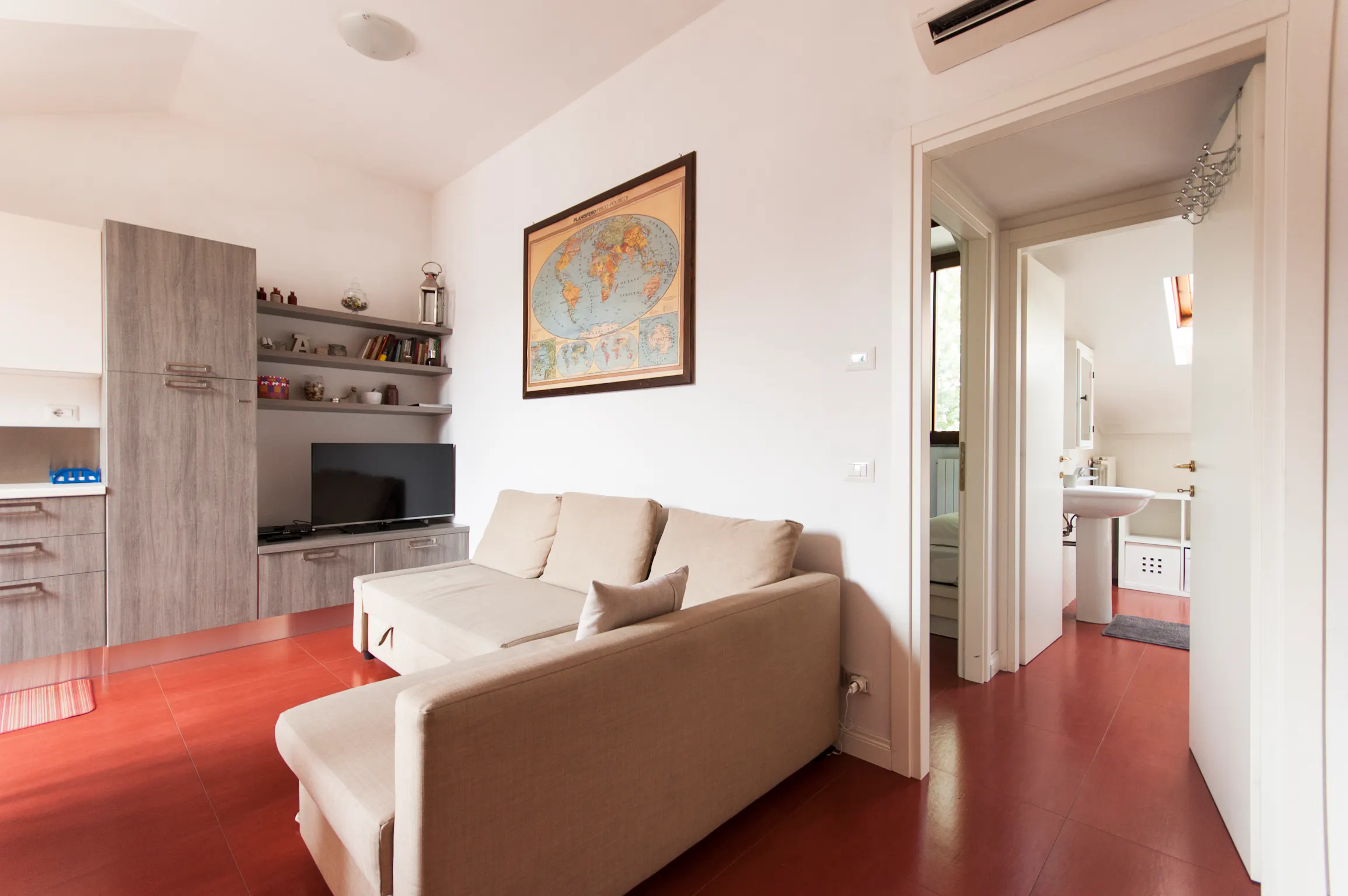 1-Bedroom Apartment in Via Nicostrato Castellini, Milan (991266) ROOM 2