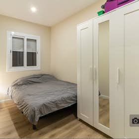 Private room for rent for €650 per month in Barcelona, Carrer de Rocafort