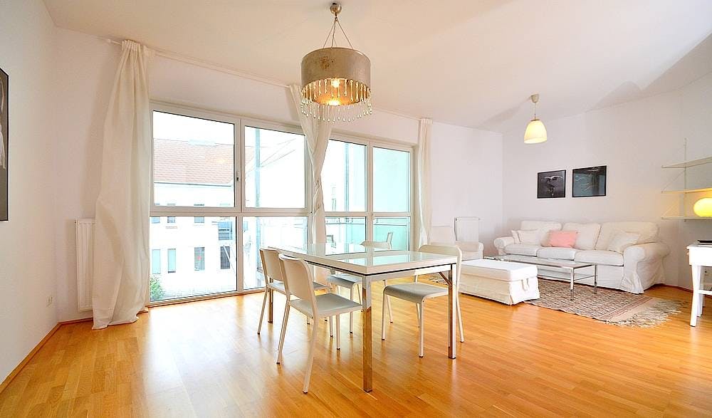 Apartment for rent for €4,880 per month in Vienna, Brünnlbadgasse