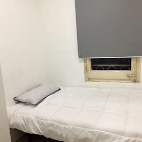 Private room for rent for €500 per month in Barcelona, Avinguda del Paral.lel