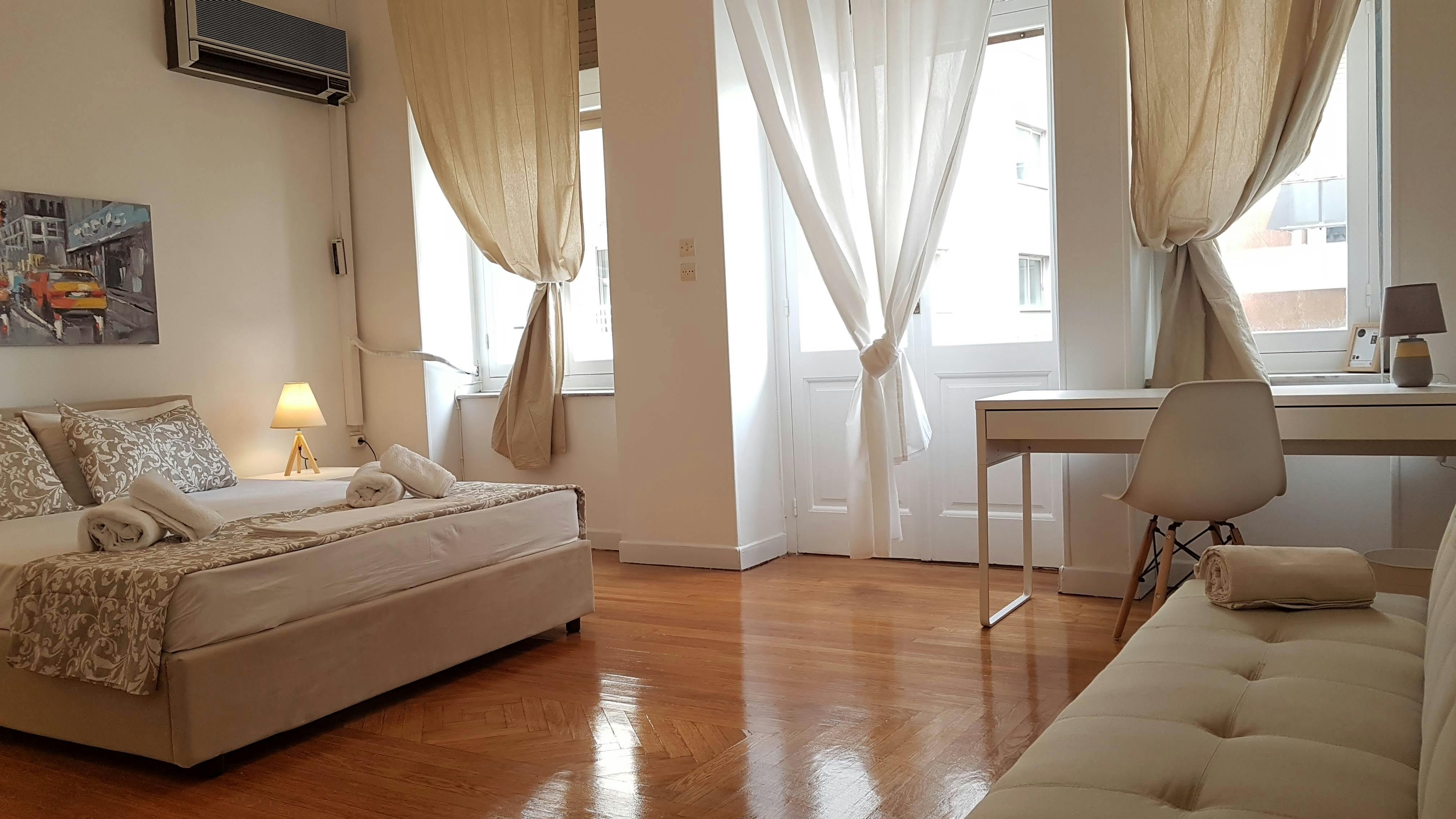 Private room for rent for €440 per month in Athens, Faidriadon