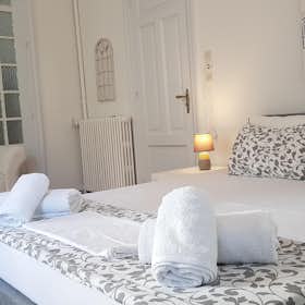 Private room for rent for €390 per month in Athens, Faidriadon