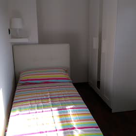 Private room for rent for €660 per month in Milan, Via Carlo Imbonati