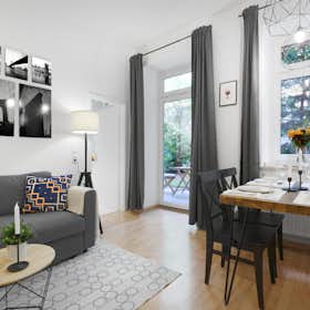 Apartment for rent for €1,600 per month in Berlin, Gleimstraße
