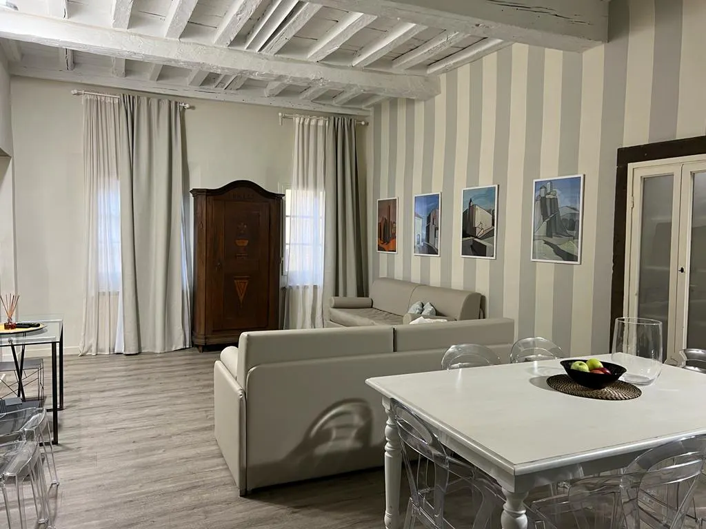 2-Bedroom Apartment in Via Toscanella, Florence (994456) ROOM 1