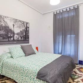 Private room for rent for €325 per month in Valencia, Carrer de la Mare de Déu del Puig