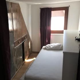 WG-Zimmer for rent for 250 € per month in Filderstadt, Nürtinger Straße