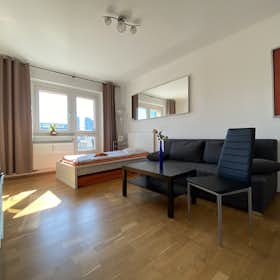 Apartment for rent for €2,995 per month in Berlin, Stralauer Allee