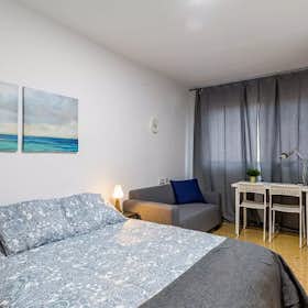 Private room for rent for €375 per month in Valencia, Calle Juan Bautista Llovera