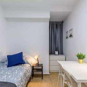 Habitación privada en alquiler por 275 € al mes en Valencia, Calle Juan Bautista Llovera