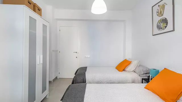 Private room in Carrer Justo Vilar, Valencia (995595) room image 1
