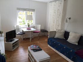 Mieszkanie do wynajęcia za 1520 € miesięcznie w mieście Hamburg, Staudenweg
