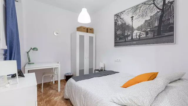 Private room in Carrer Justo Vilar, Valencia (995823) room image 2