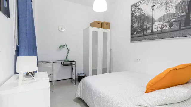 Private room in Carrer Justo Vilar, Valencia (995879) room image 2