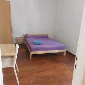 Apartment for rent for €320 per month in Athens, Agias Paraskevis