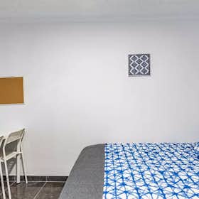 Private room for rent for €350 per month in Valencia, Carrer Sant Vicenç de Paül