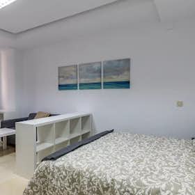 Private room for rent for €400 per month in Valencia, Carrer de la Pau
