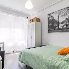 Private room for rent for €400 per month in Valencia, Avinguda de Peris i Valero