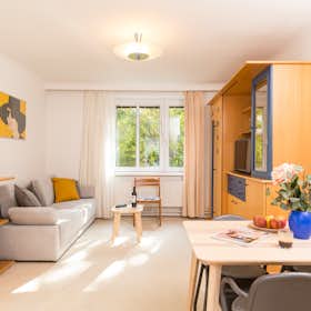 Apartment for rent for €1,802 per month in Vienna, Hauffgasse