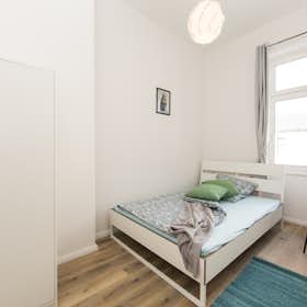 Private room for rent for €690 per month in Berlin, Kantstraße