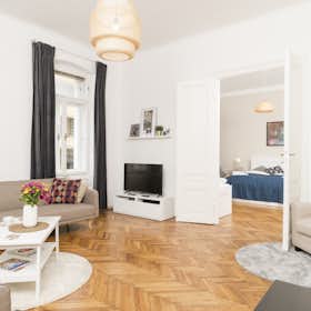 Apartment for rent for €2,636 per month in Vienna, Döblinger Gürtel