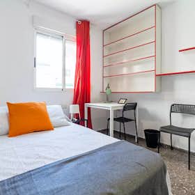 Private room for rent for €325 per month in Valencia, Calle Pintor Zariñena