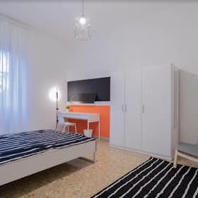 Private room for rent for €580 per month in Florence, Via Pierandrea Mattioli