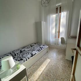 Private room for rent for €510 per month in Florence, Via Pierandrea Mattioli