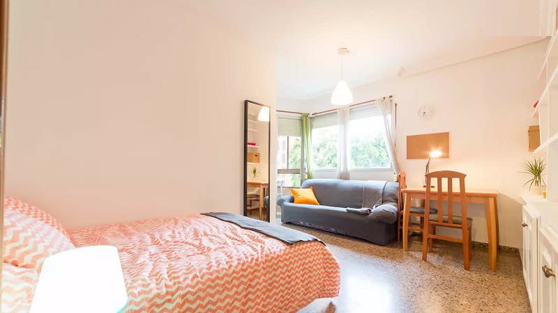 Private room for rent for €375 per month in Valencia, Calle Rubén Darío