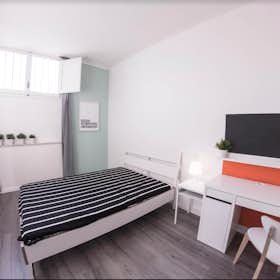 Privé kamer te huur voor € 520 per maand in Florence, Via Circondaria