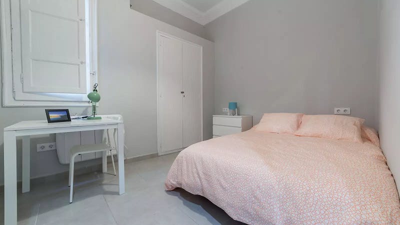 Carrer de Sueca, Valencia preview