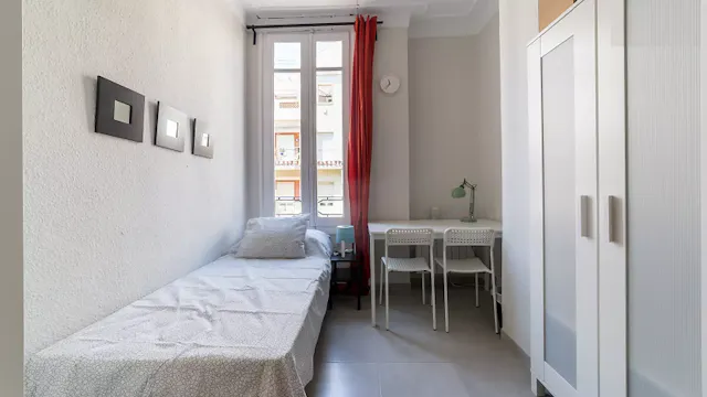 Private room in Carrer de Sueca, Valencia (997617) room image 2