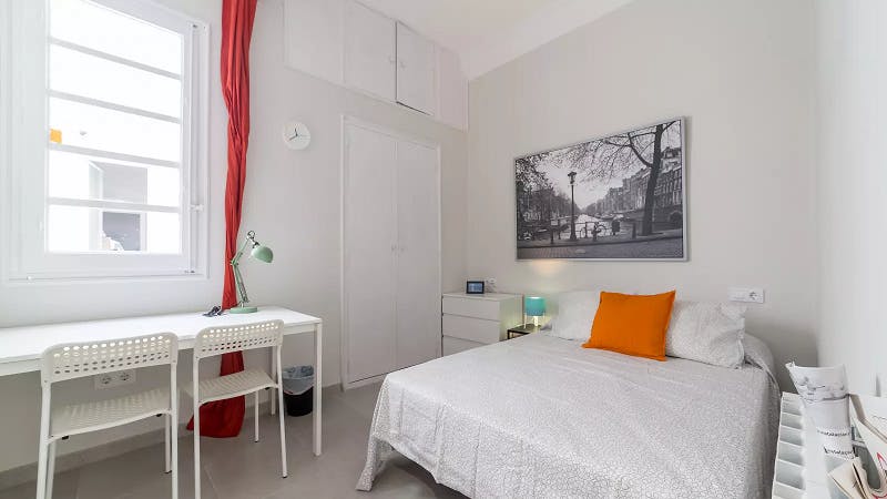 Single room Valencia, 14m² — photo 1