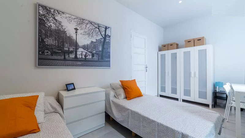 Carrer de Sueca, Valencia preview